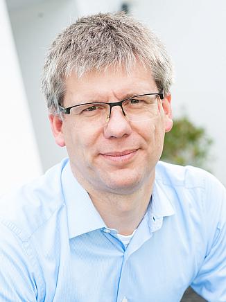 Dr. Carsten Stöcker
